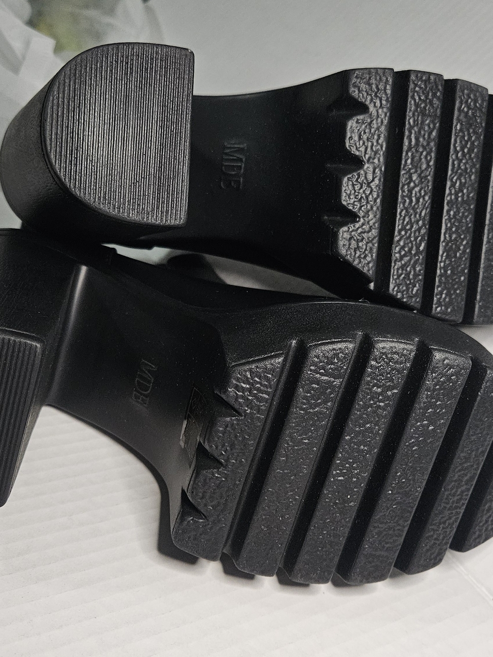 Women's Black Platform Chelsea Ankle Boots - Picture 7 of 7